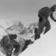 Ugo Angelino e Guido Pagani in salita tra il campo III e il campo IV - Il Museo Nazionale della Montagna di Torino celebra i 70 anni della leggendaria spedizione italiana al K2 del 1954