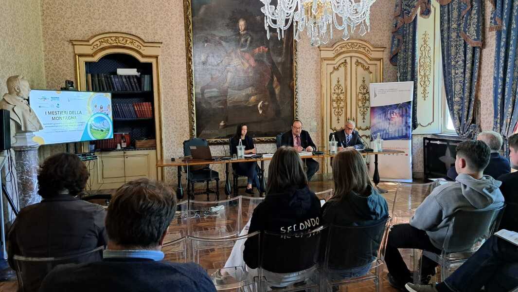 Progetto "NEET e i Mestieri di Montagna", nuove opportunità di lavoro per i giovani dai risultati dell'indagine di IISS Des Ambrois di Oulx e Camera di Commercio di Torino