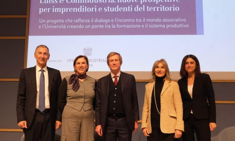 Foto di gruppo al roadshow di Torino