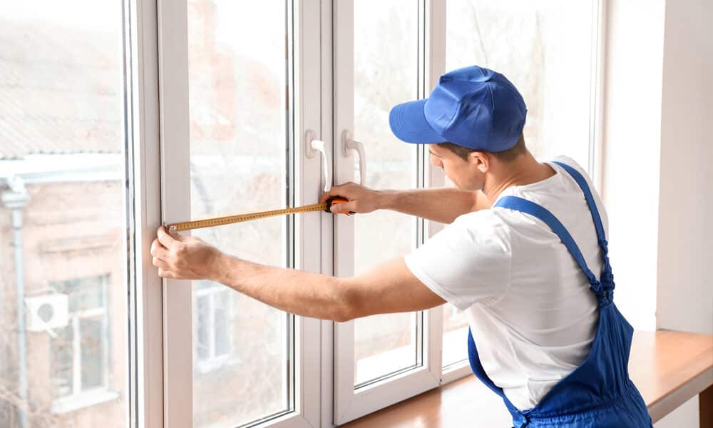 Installatore di serramenti